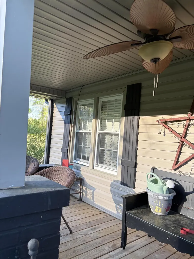8515 State Highway 223 Flat Lick KY 40935