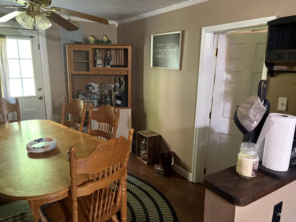8515 State Highway 223 Flat Lick KY 40935