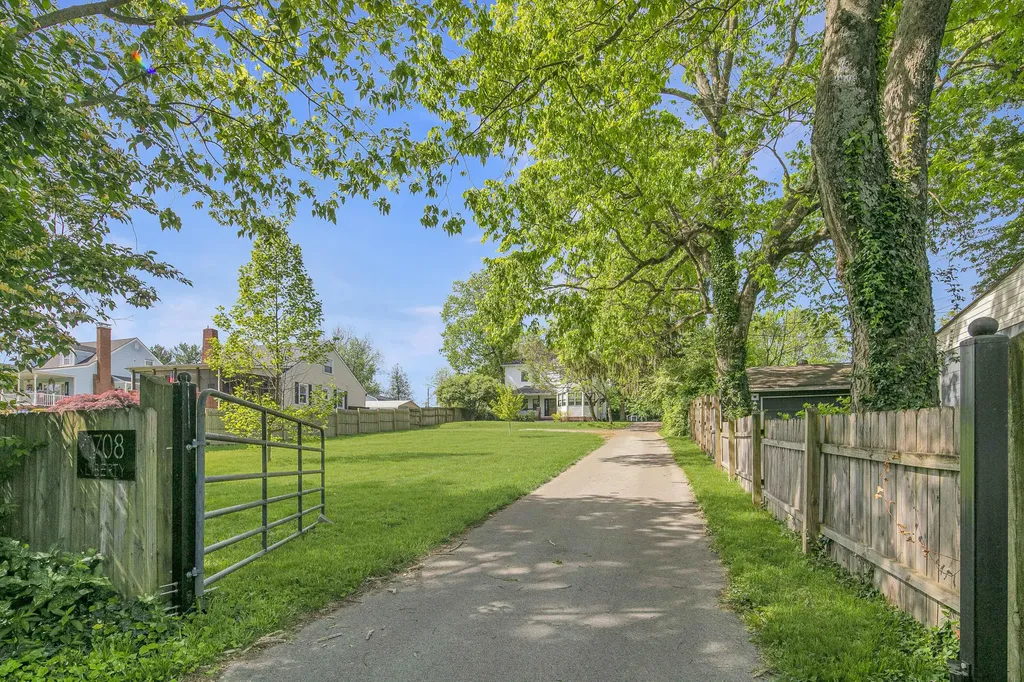 1708 Liberty Road Lexington KY 40505
