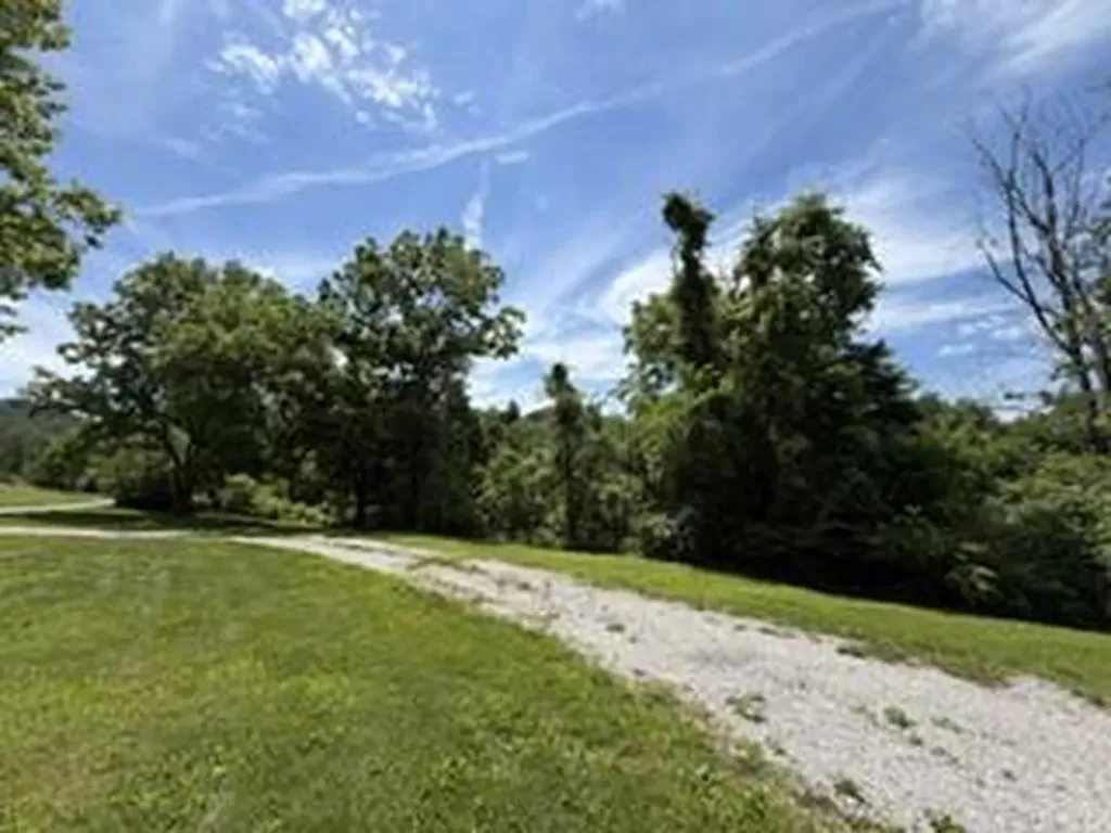 10481 Battlefield Memorial Highway Berea KY 40403