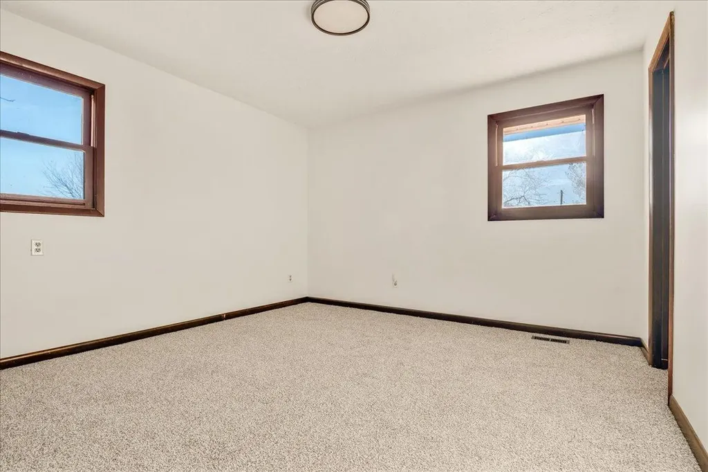 37 Cardinal Hill Lane London KY 40744