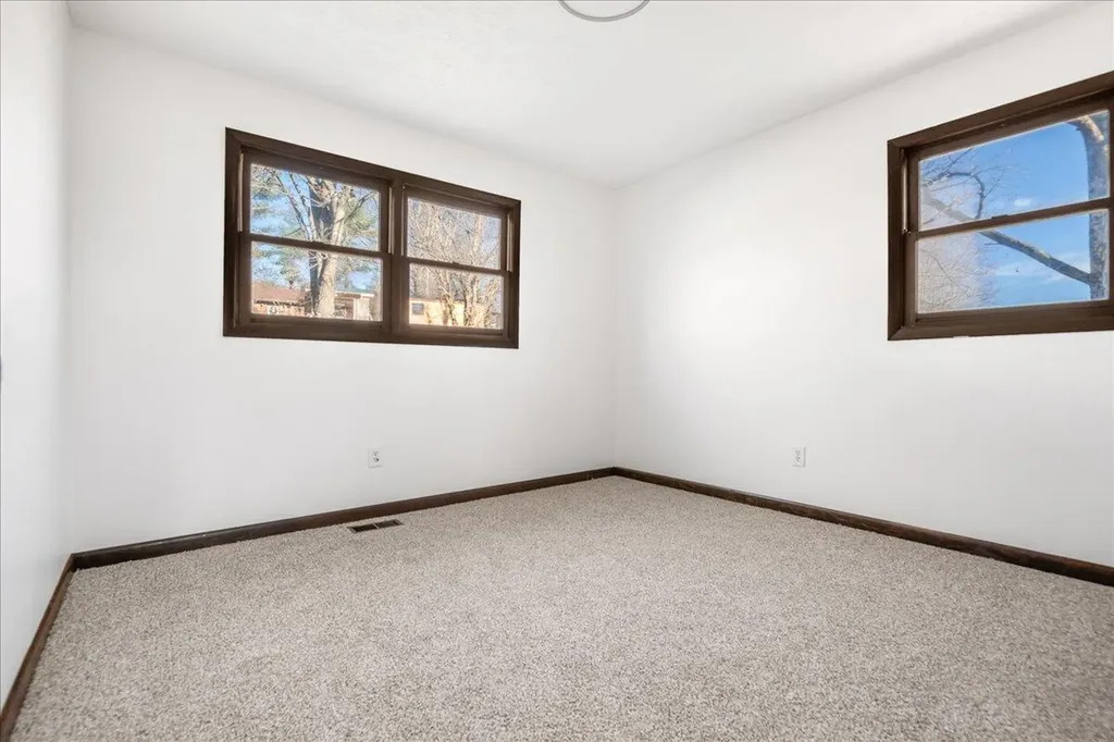37 Cardinal Hill Lane London KY 40744
