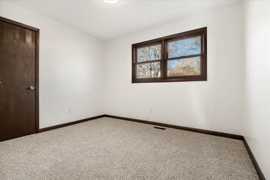 37 Cardinal Hill Lane London KY 40744