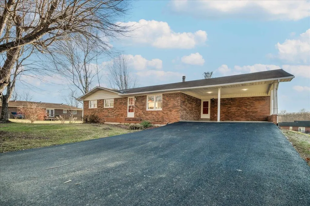 37 Cardinal Hill Lane London KY 40744