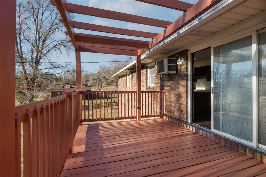 37 Cardinal Hill Lane London KY 40744