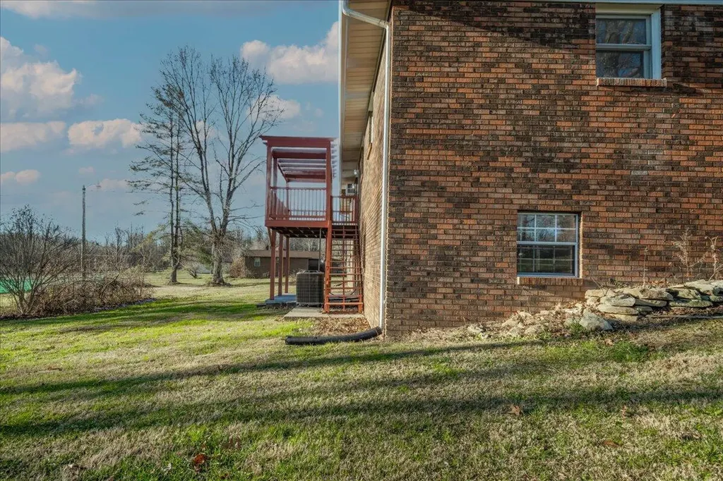37 Cardinal Hill Lane London KY 40744