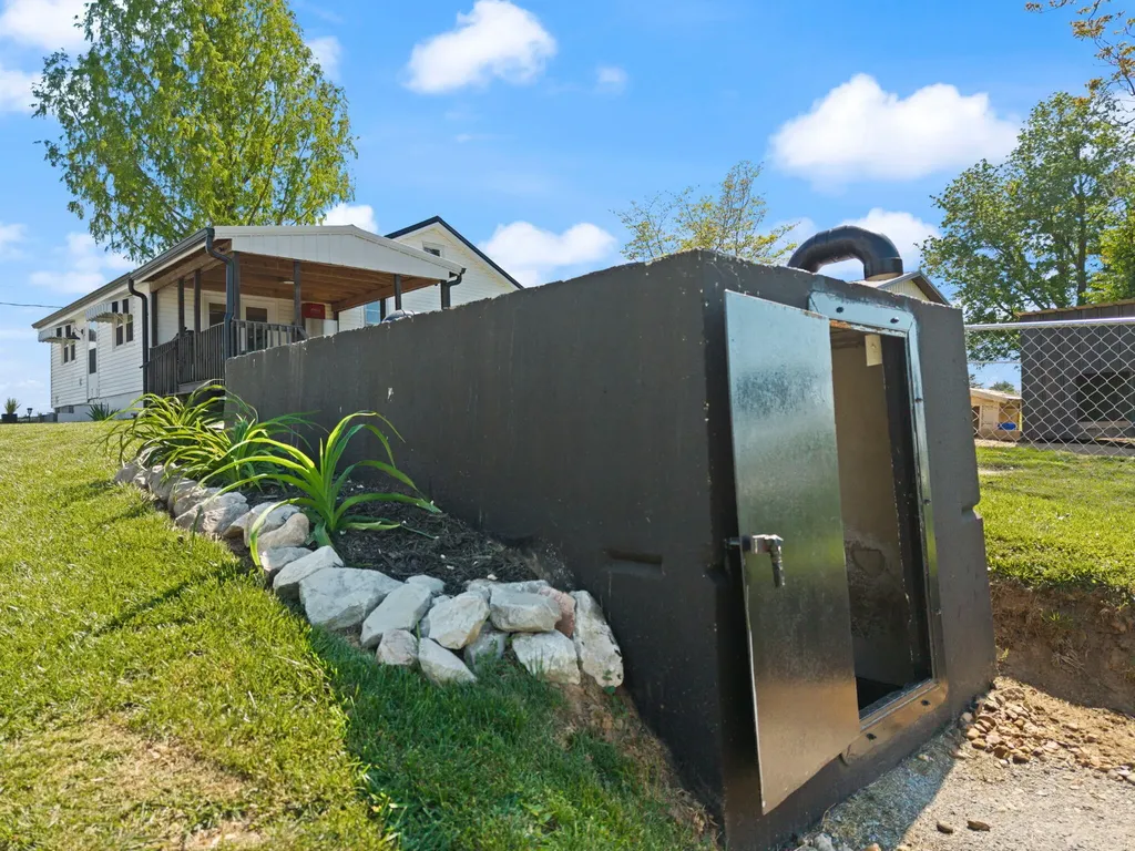 6013 Parker Lane Mays Lick KY 41055