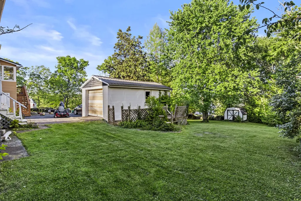 213 Park Avenue Harrodsburg KY 40330
