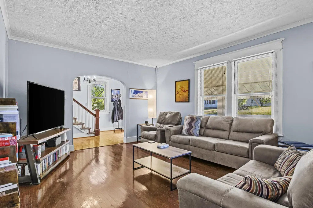 213 Park Avenue Harrodsburg KY 40330