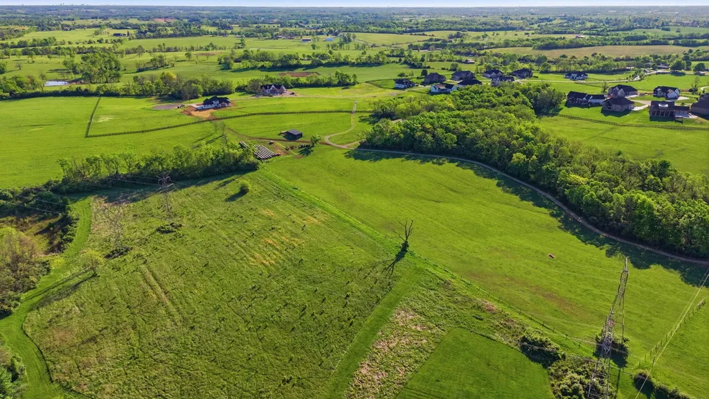 2-A Harrodsburg Road Wilmore KY 40390