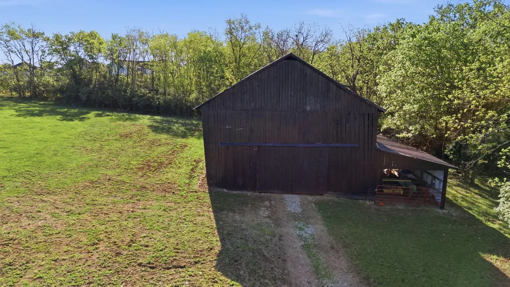 2-A Harrodsburg Road Wilmore KY 40390