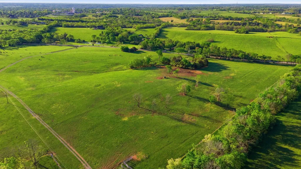 2-A Harrodsburg Road Wilmore KY 40390