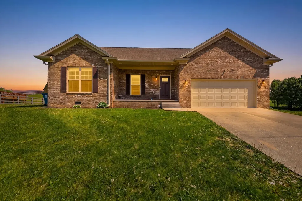 1936 Clearwater Drive Lawrenceburg KY 40342
