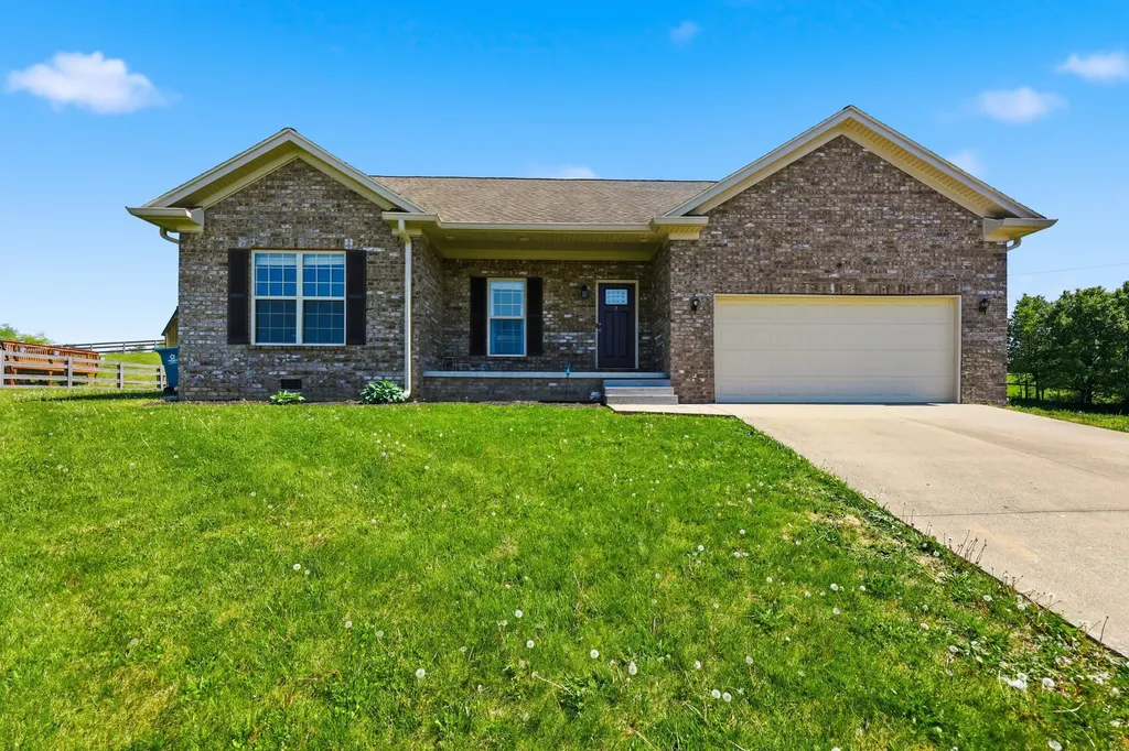 1936 Clearwater Drive Lawrenceburg KY 40342