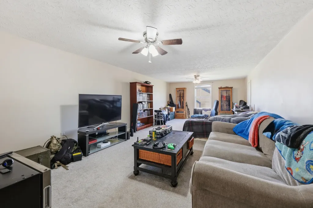 1936 Clearwater Drive Lawrenceburg KY 40342