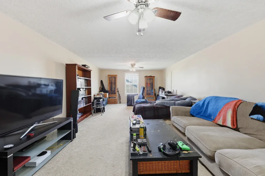 1936 Clearwater Drive Lawrenceburg KY 40342