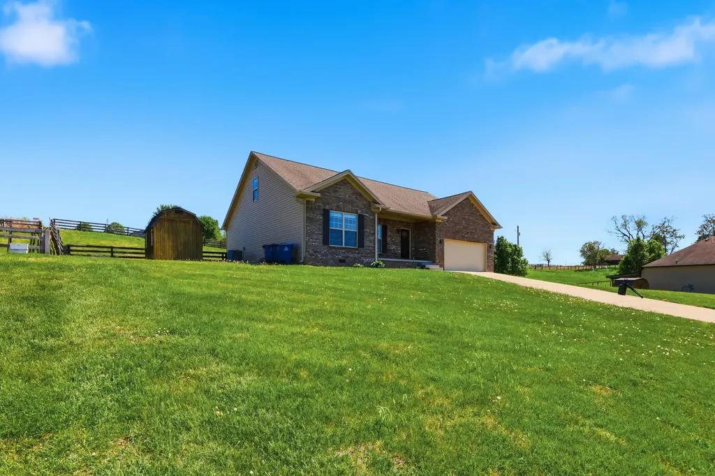 1936 Clearwater Drive Lawrenceburg KY 40342