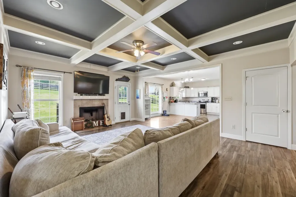 1936 Clearwater Drive Lawrenceburg KY 40342