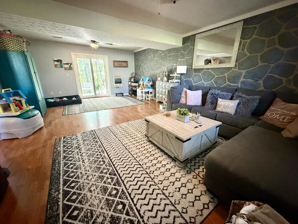 208 Carnation Drive Corbin KY 40701