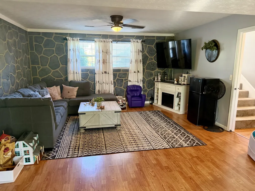 208 Carnation Drive Corbin KY 40701