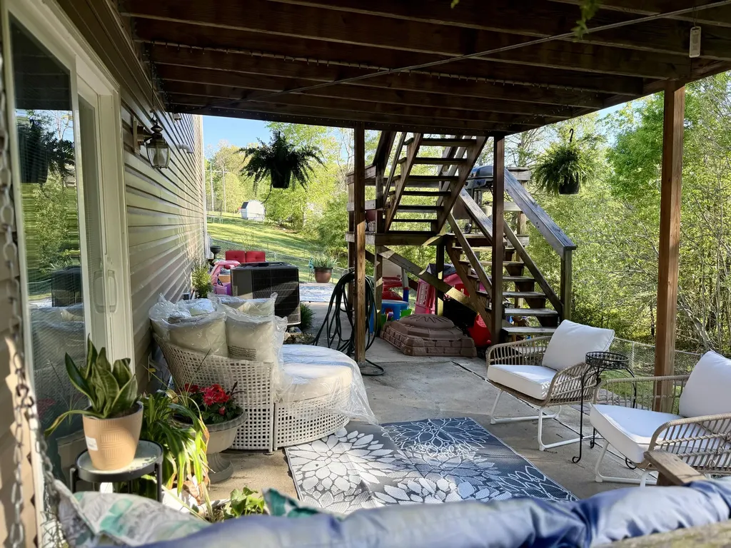 208 Carnation Drive Corbin KY 40701