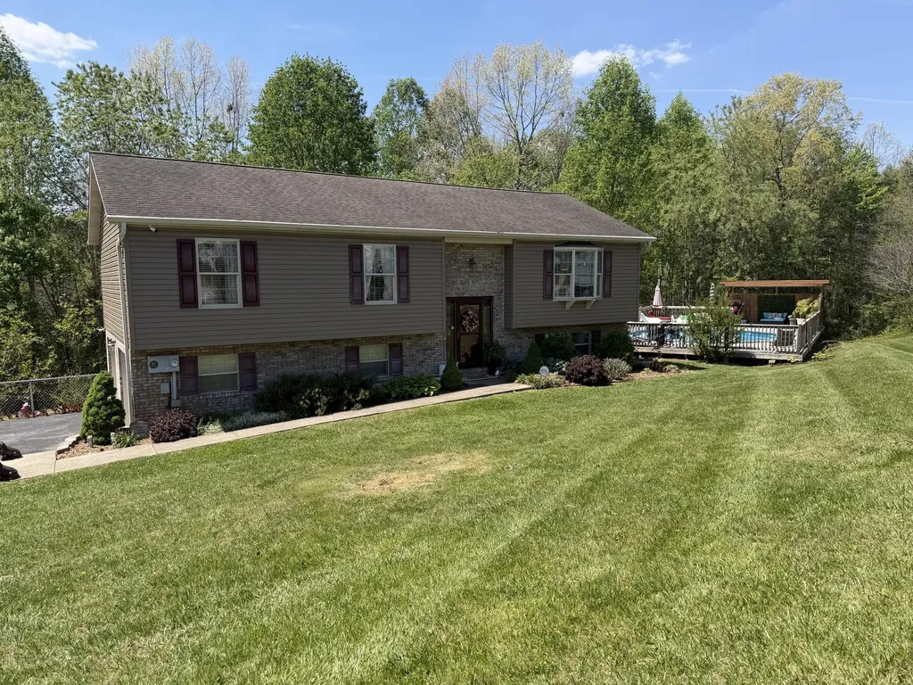 208 Carnation Drive Corbin KY 40701