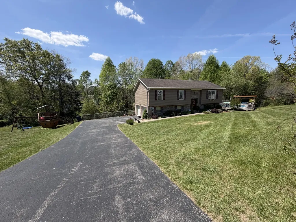 208 Carnation Drive Corbin KY 40701
