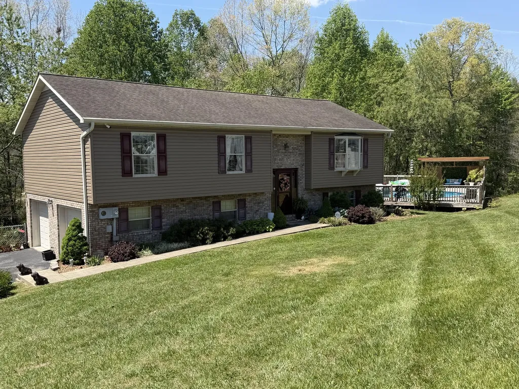 208 Carnation Drive Corbin KY 40701