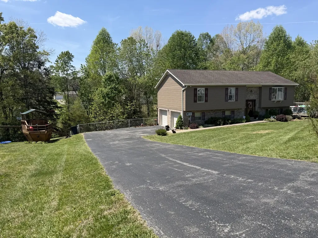 208 Carnation Drive Corbin KY 40701
