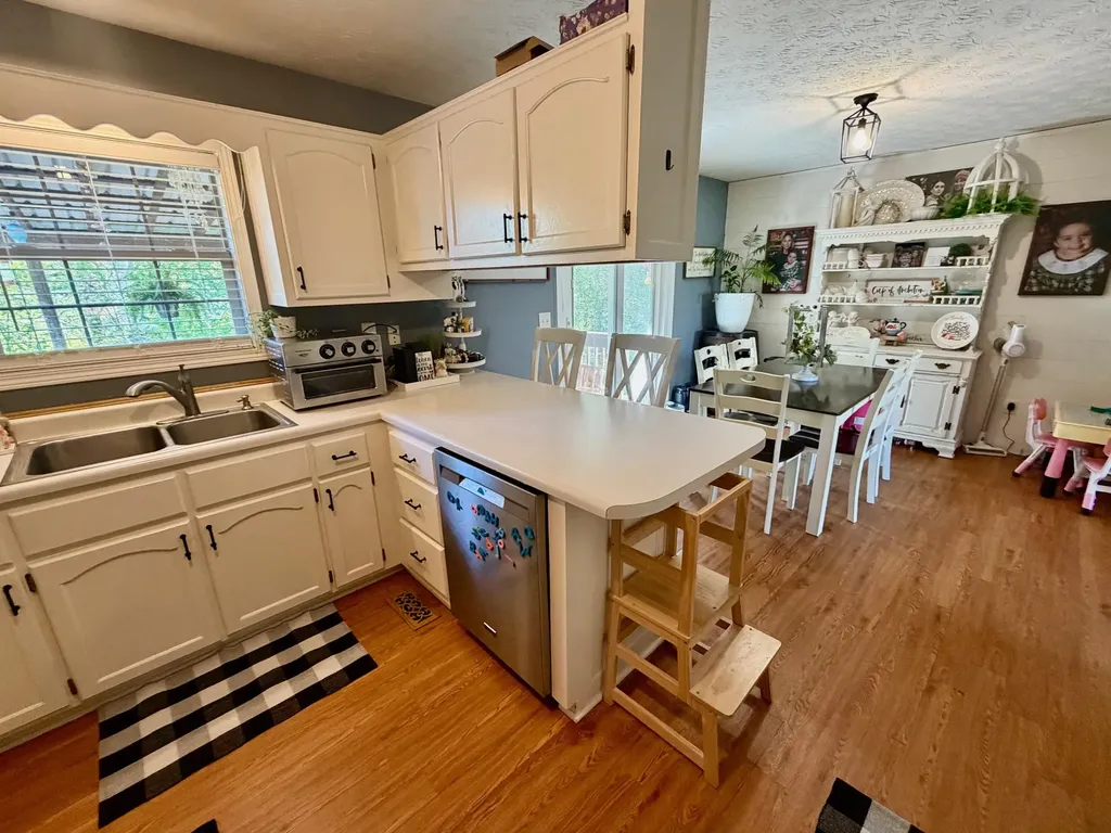 208 Carnation Drive Corbin KY 40701