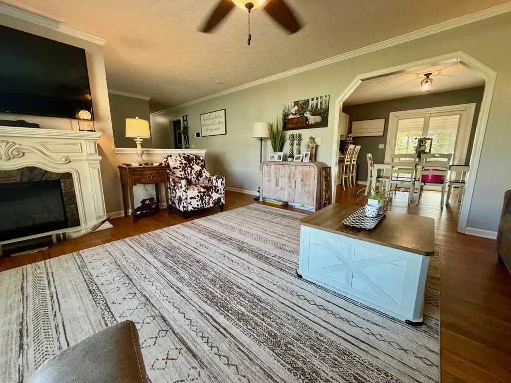 208 Carnation Drive Corbin KY 40701