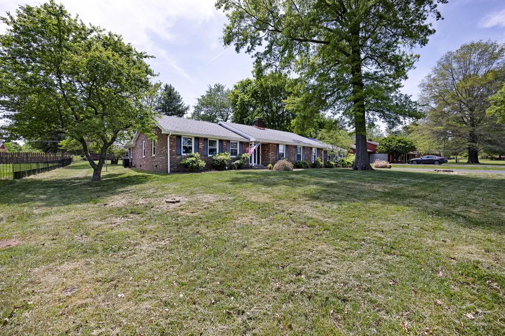 2036 Old Lexington Road Danville KY 40422