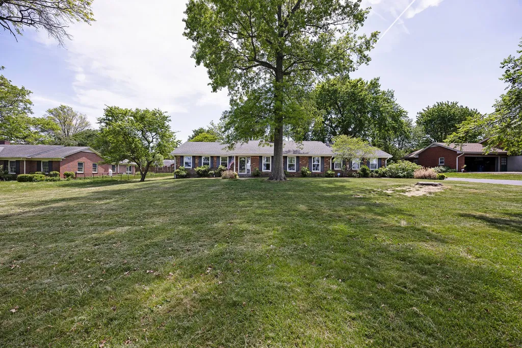 2036 Old Lexington Road Danville KY 40422