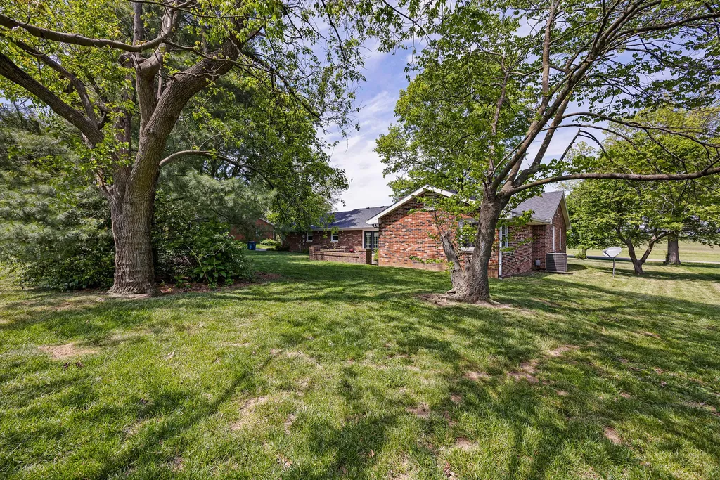 2036 Old Lexington Road Danville KY 40422