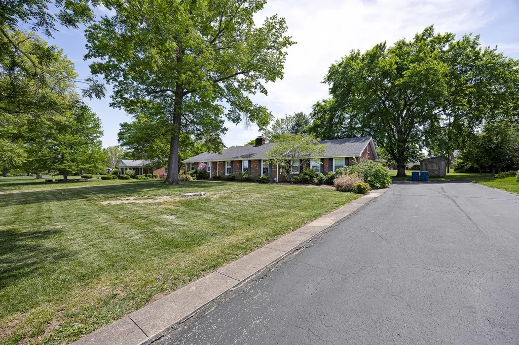 2036 Old Lexington Road Danville KY 40422