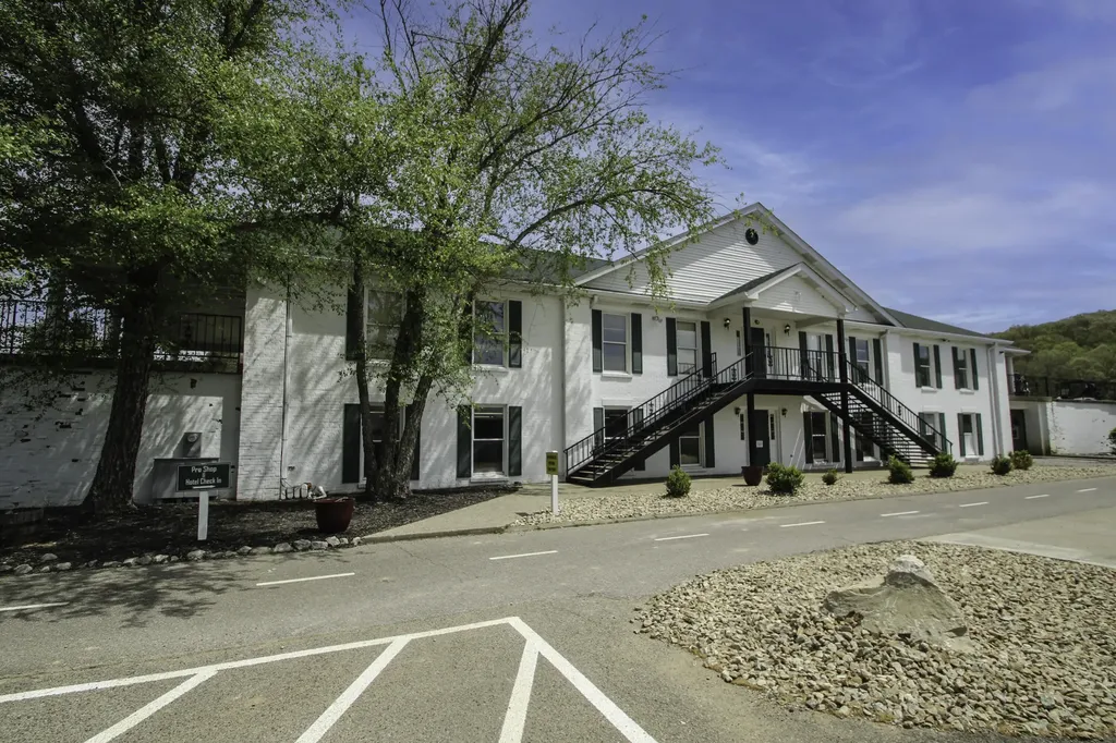 700 Inverness Road Perry Park KY 40363