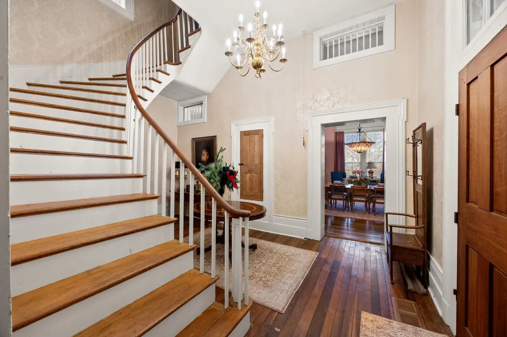6208 Old Richmond Road Lexington KY 40515