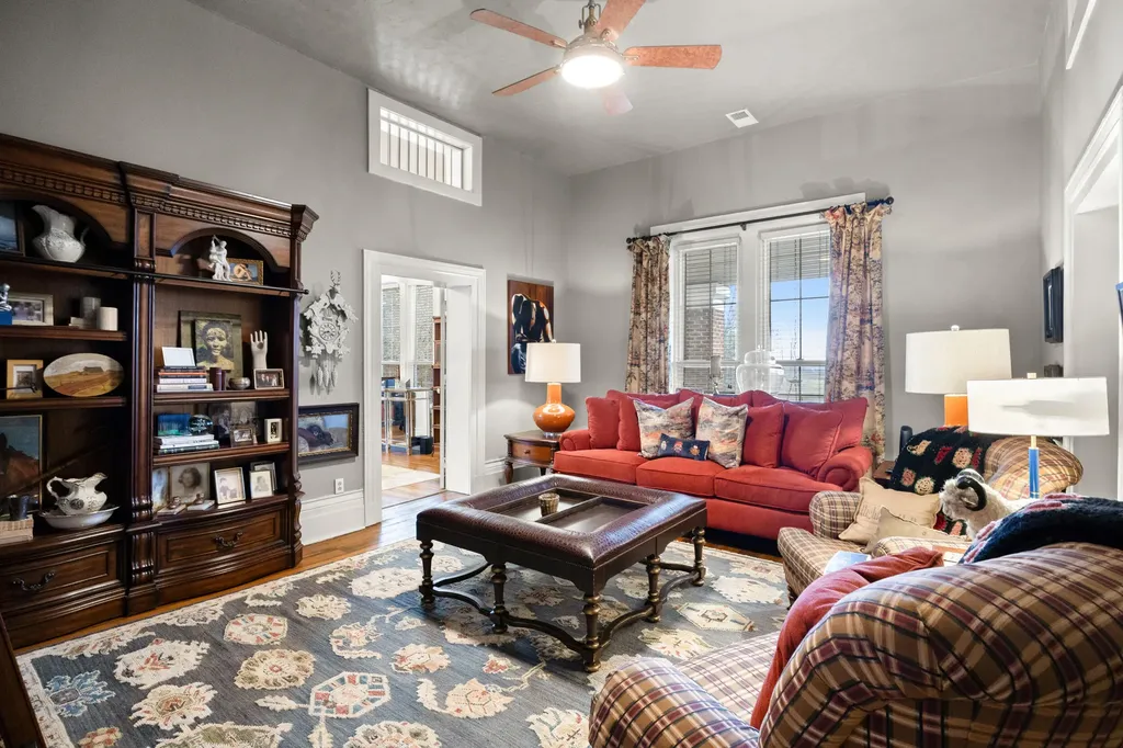 6208 Old Richmond Road Lexington KY 40515