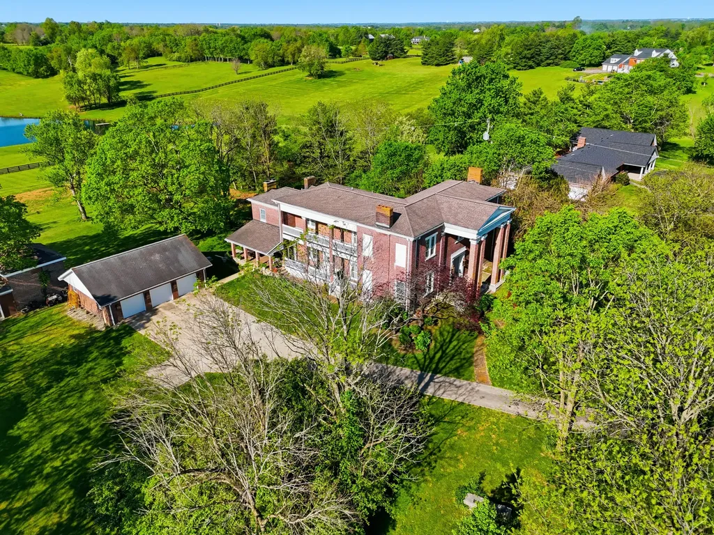 6208 Old Richmond Road Lexington KY 40515