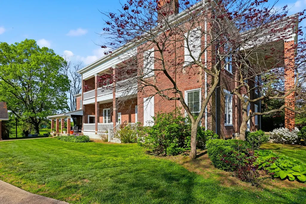6208 Old Richmond Road Lexington KY 40515
