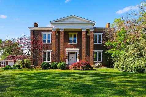 6208 Old Richmond Road Lexington KY 40515
