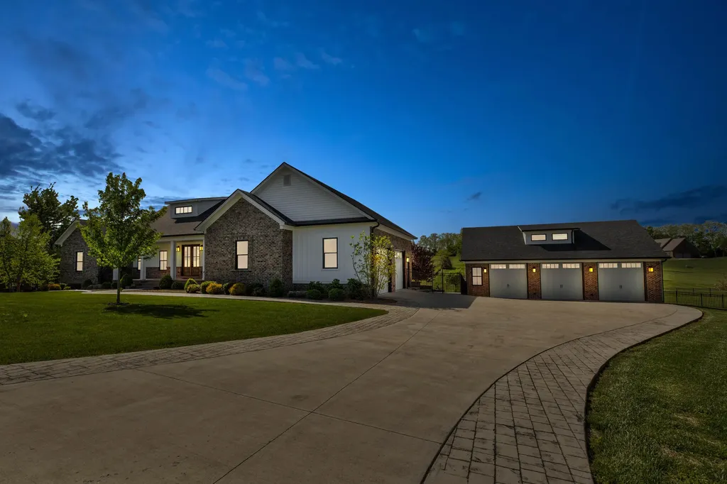 206 Lee Oak Circle Harrodsburg KY 40330
