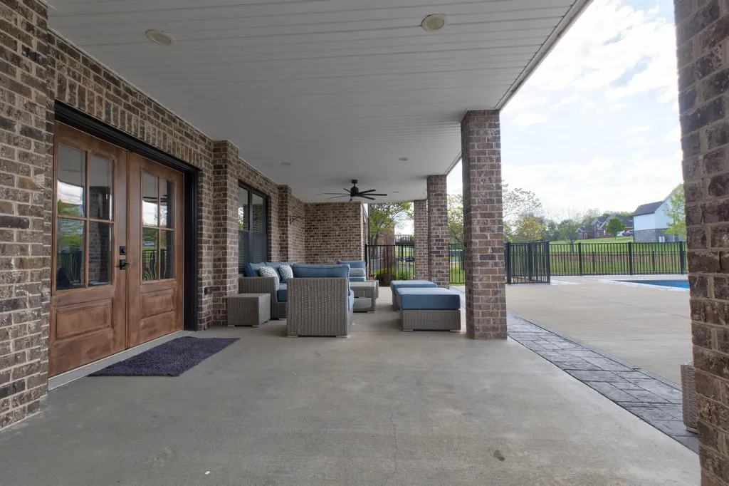 206 Lee Oak Circle Harrodsburg KY 40330