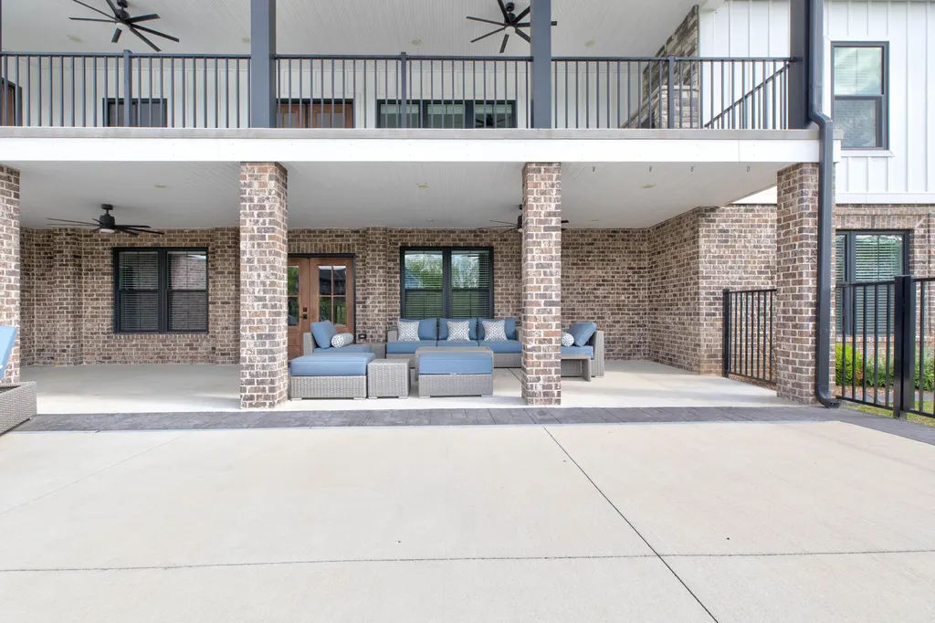 206 Lee Oak Circle Harrodsburg KY 40330
