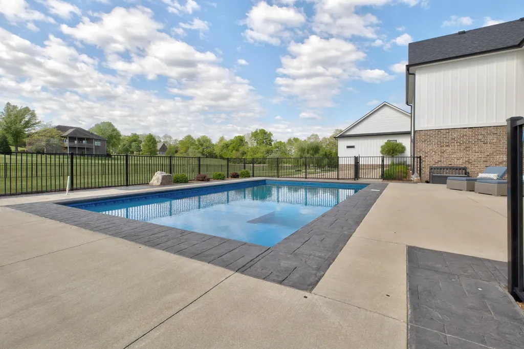 206 Lee Oak Circle Harrodsburg KY 40330