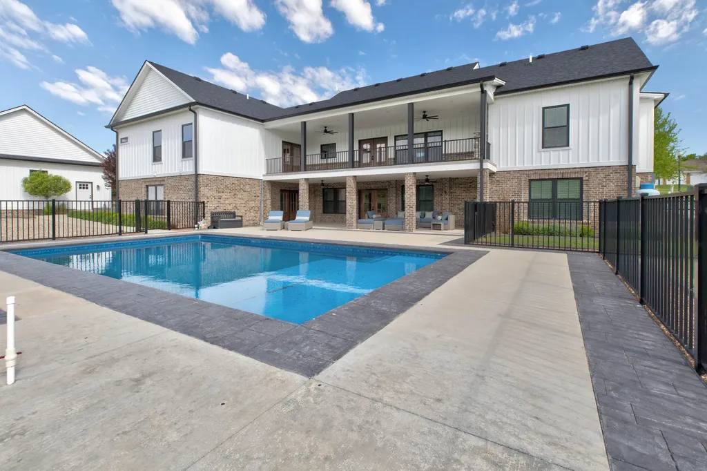 206 Lee Oak Circle Harrodsburg KY 40330