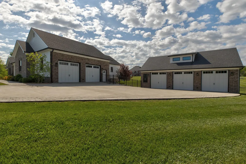 206 Lee Oak Circle Harrodsburg KY 40330