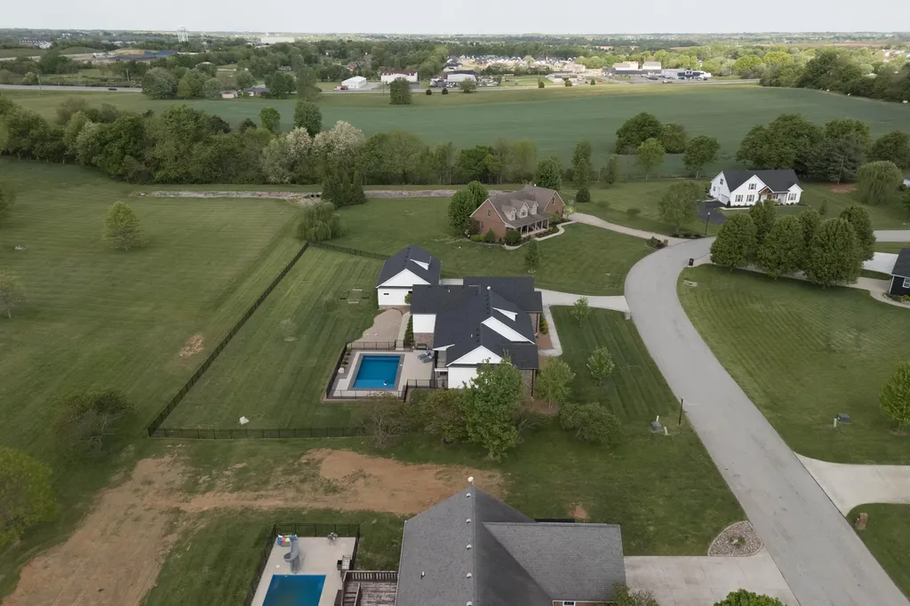 206 Lee Oak Circle Harrodsburg KY 40330