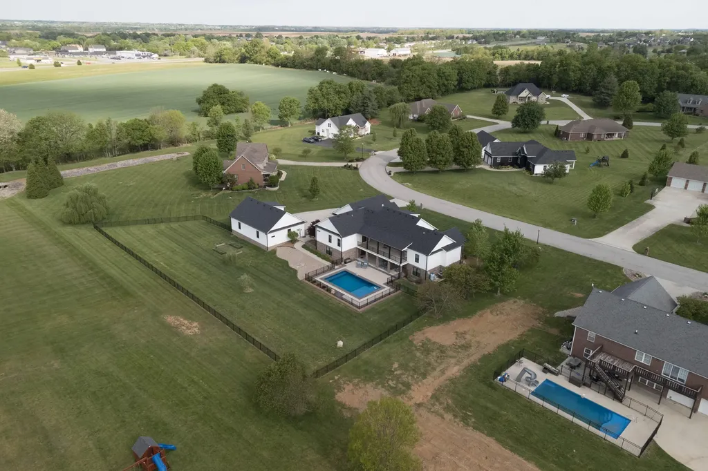 206 Lee Oak Circle Harrodsburg KY 40330