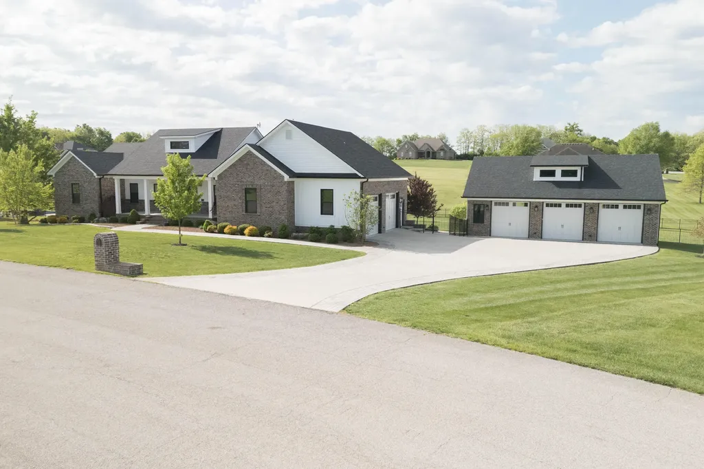 206 Lee Oak Circle Harrodsburg KY 40330